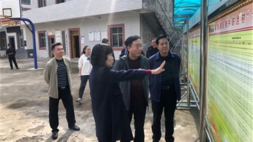 对标补短 背水一战 全力迎检——州政协副主席宋光明，州国资委主任陈军，州工投集团赵杰董事长、杨云总经理赴喜德检查指导脱贫攻坚迎检准备工作
