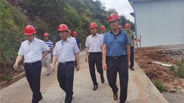 州国资委主任张剑、工投集团党委书记董事长袁欣赴锦宁矿业开展汛期防汛防地灾和安全环保督导检查