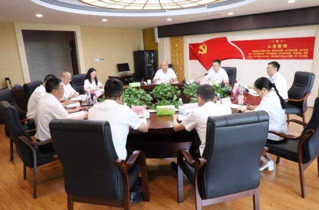 州委常委、盐源县委书记、州国资委党委书记尹江涛一行到凉山工投调研指导工作