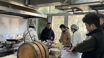 凉山工投集团公司开展春节前职工食堂安全隐患排查